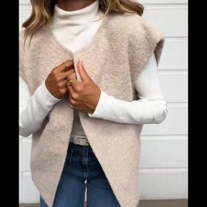 Women's Cream fuzzy Vest sweater jacket